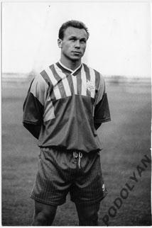 Футбол. Фото (оригинал). Виктор Леоненко (сборная Украины). 1996. Литва