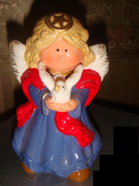 Статуэтка Ангел с голубем винтаж 80х годов фарфор
