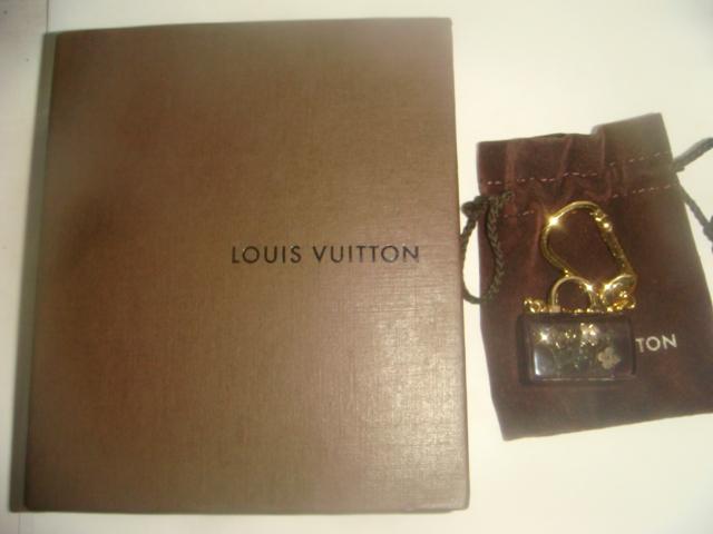 Брелок Louis Vuitton амаранте 2007 год новый