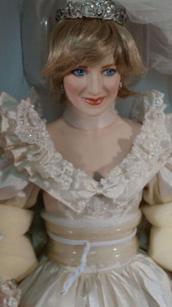 Кукла Принцесса Диана невеста в коробке 1999 год 1