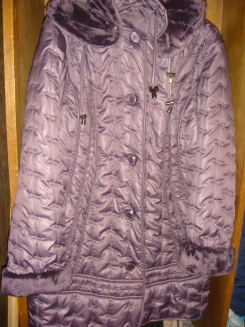 Куртка зимняя новая р.52-54 с капюшоном