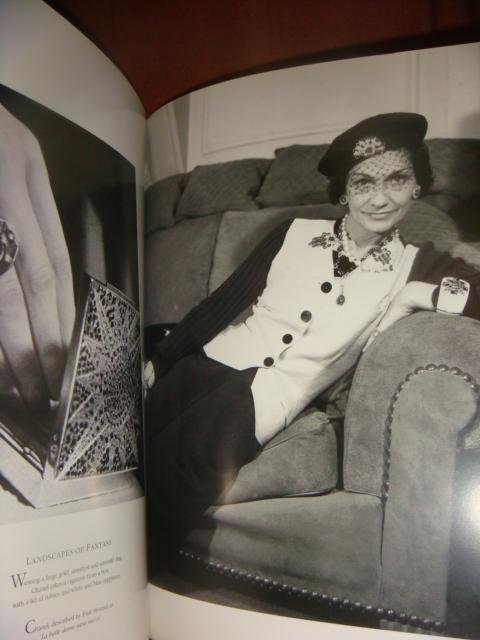 Книга Jewelry Chanel Ювелирное искусство Шанель 2000 год 7