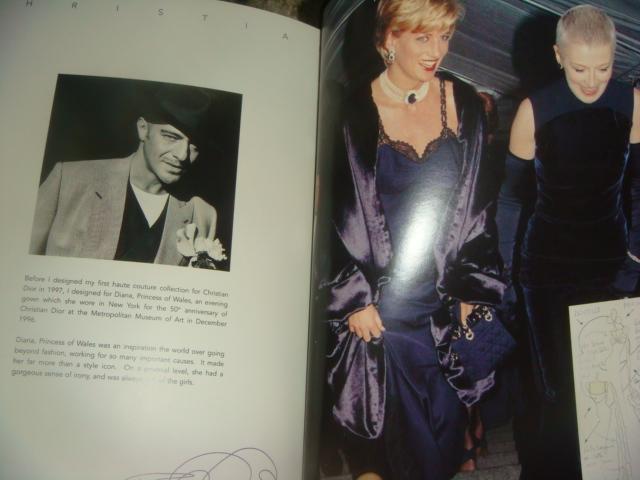 Книга о платьях принцессы Дианы 1998 год 6