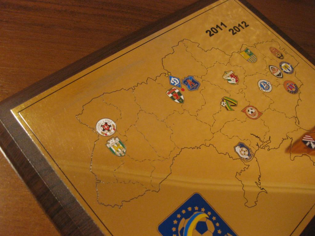 футбол спорт Украина премьер - лига картина-карта чемпионат - сувенир федерация 4