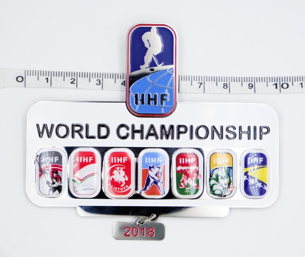 Официальный значок IIHF Чемпионат Мира 2018, выпущен к конгрессу в Копенгагене. 1