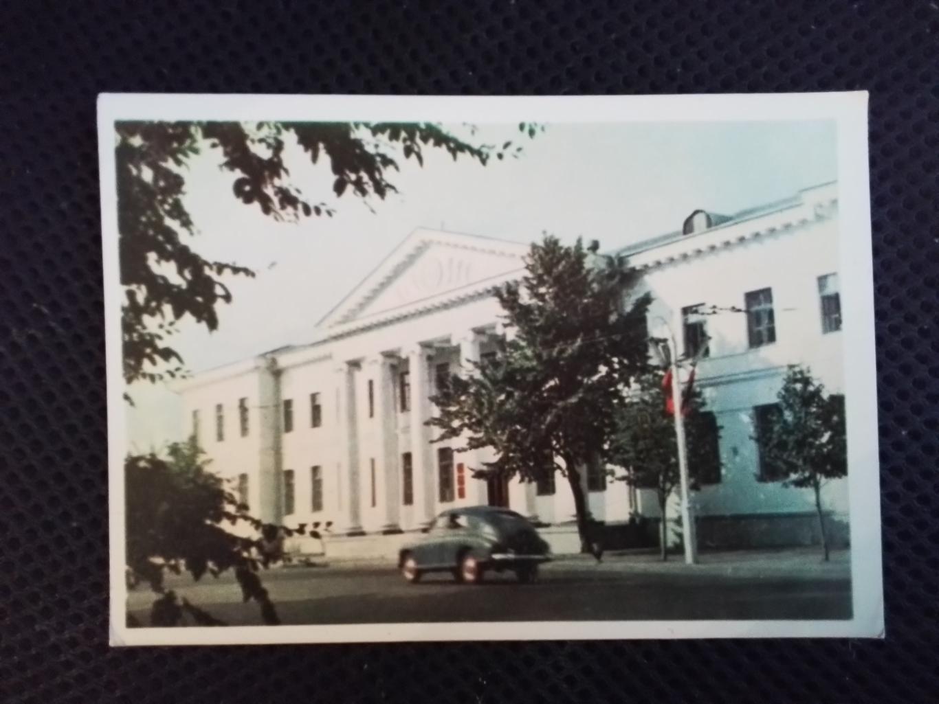 Открытка Круглая площадь Административное здание 1967 Транспорт