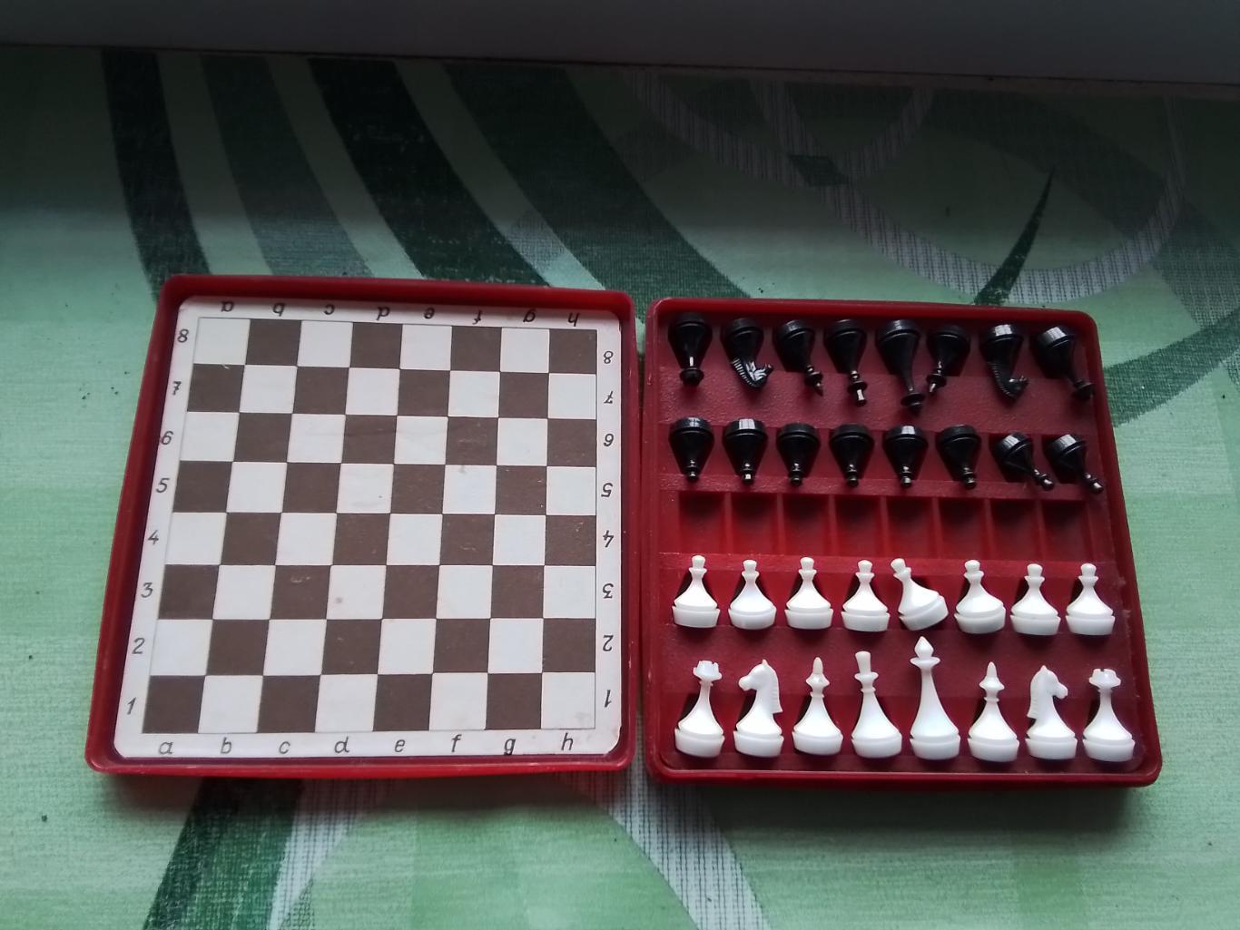 Шахматы мини дорожные пластмассовые Киев СССР