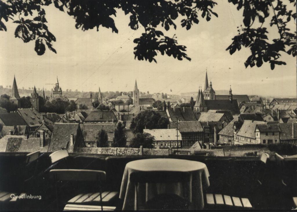 черно-белая открытка Quedlinburg (DDR) 1967 ..