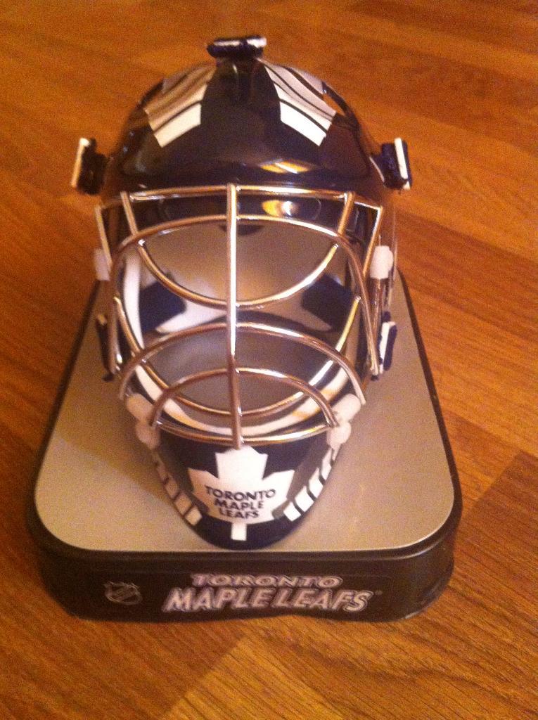 Хоккейный вратарский шлем ''Торонто Мэйпл Ливс (TORONTO MAPLE LEAFS) Канада, НХЛ