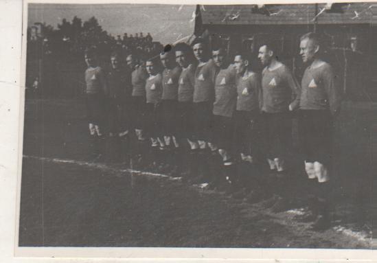 фото футбол ком-да Локомотив п.Иланск, Красноярский край 1952г. черно-белая