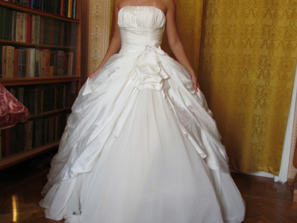 Свадебное платье. Размер 44-46 б/у 2
