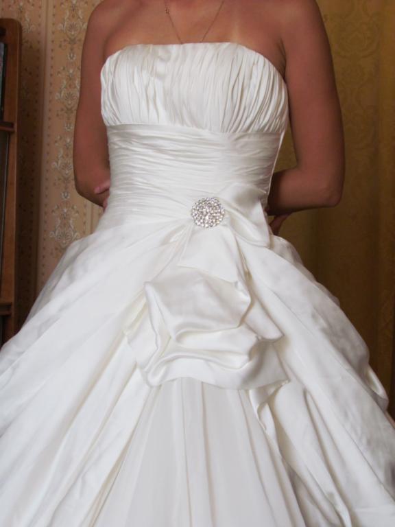 Свадебное платье. Размер 44-46 б/у 3