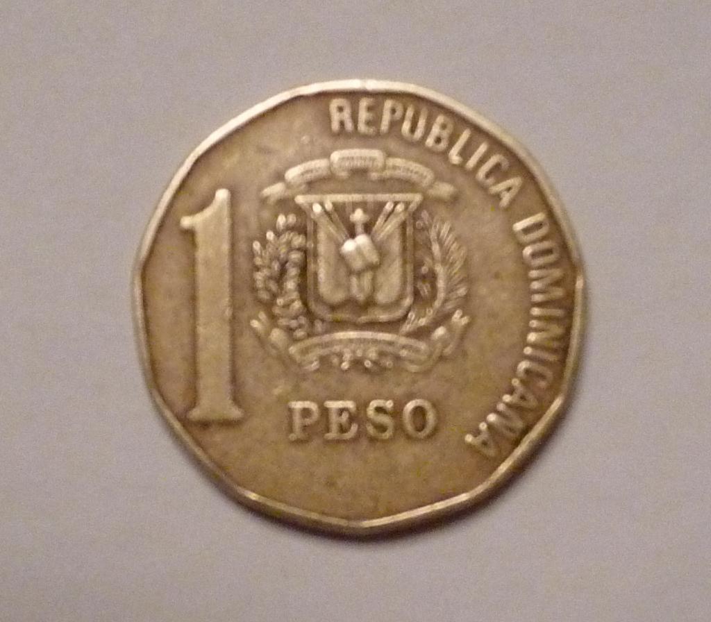 1 песо Доминиканская республика 2005