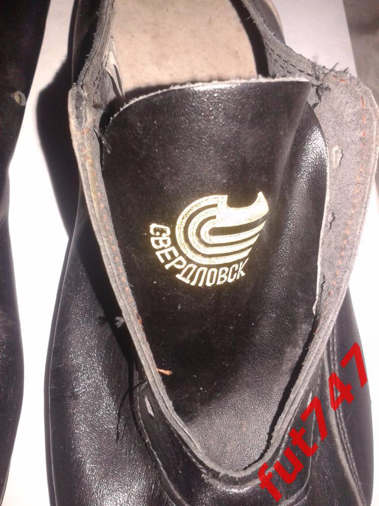 Свердловск обувь советского периода туфли велосипедные... ретро....(новые) 1