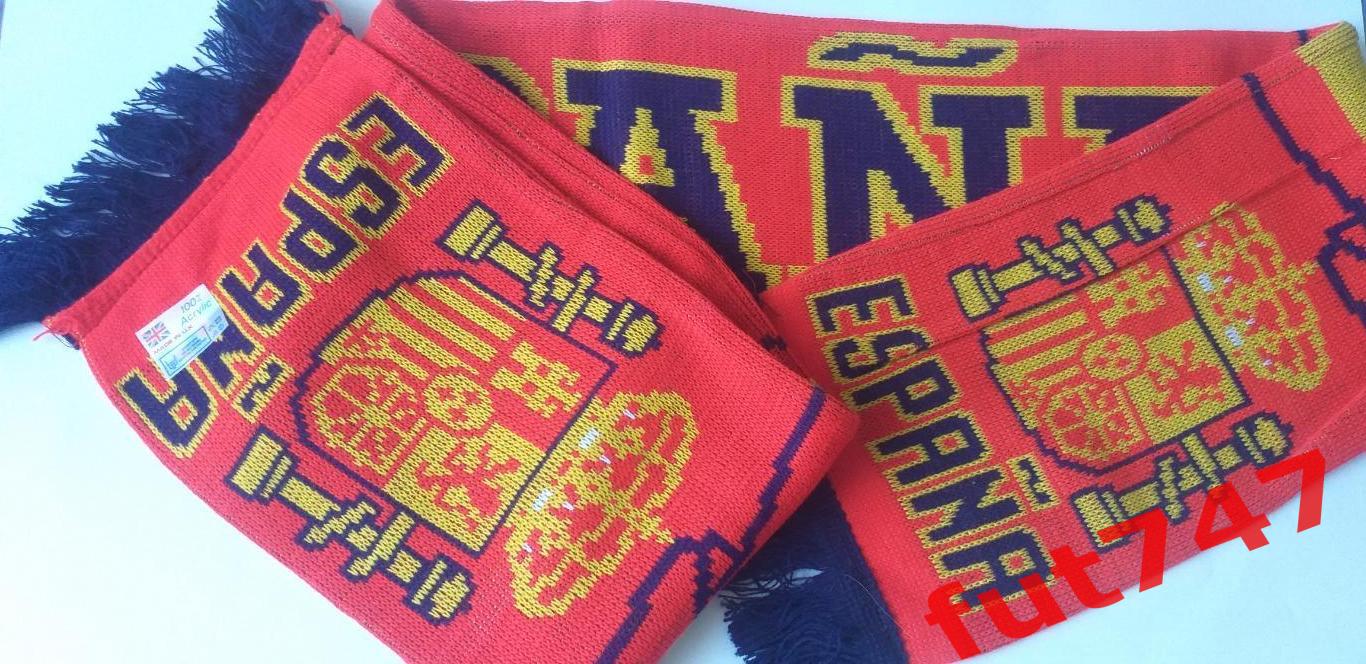 шарф из коллекции.... сборная Испании оригинал ..изготовлен в Великобритании