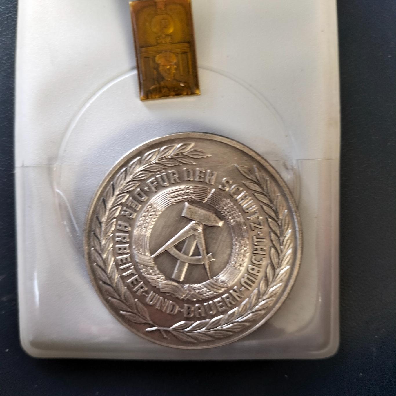 Медаль - 13 августа 1961 г. Берлин столица пограничных войск ГДР 2