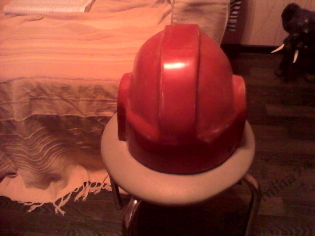 модель шлема космодесантника warhammer 40.000 3