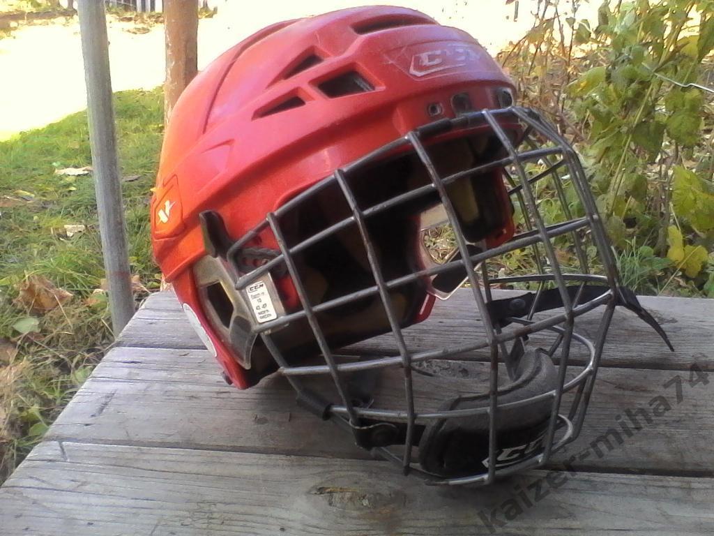 шлем хоккейны юниорский.
