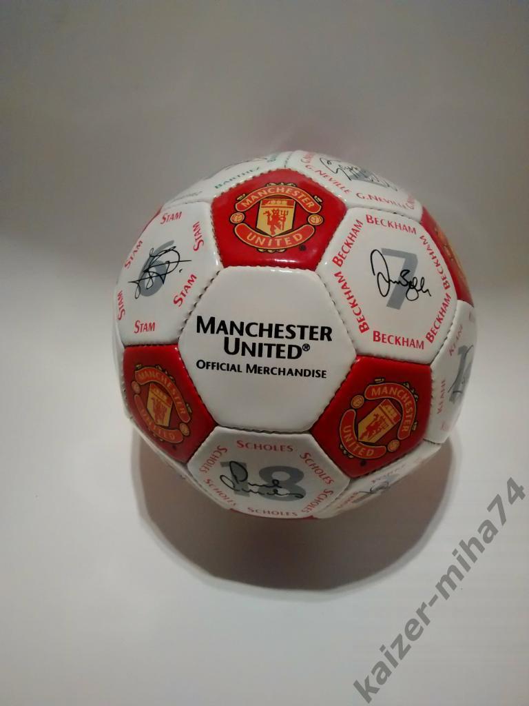 футбольный мяч ФК.Манчестер Юнайтед.с автографами.