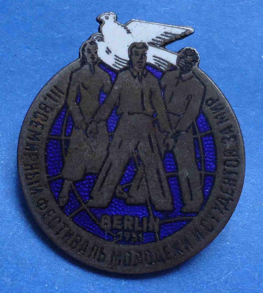 3 Всемирный фестиваль молодежи и студентов за мир Берлин 1951 голубь
