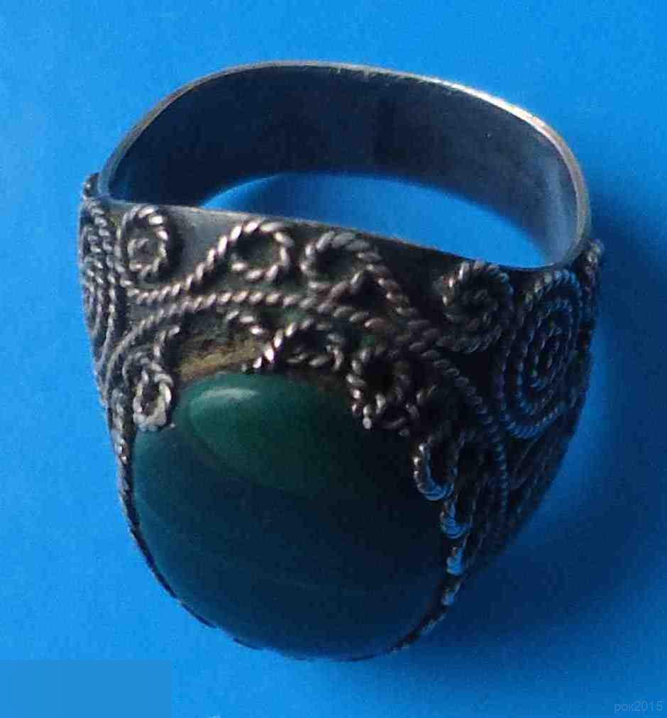 Кольцо с большим зеленым камнем серебро? 3