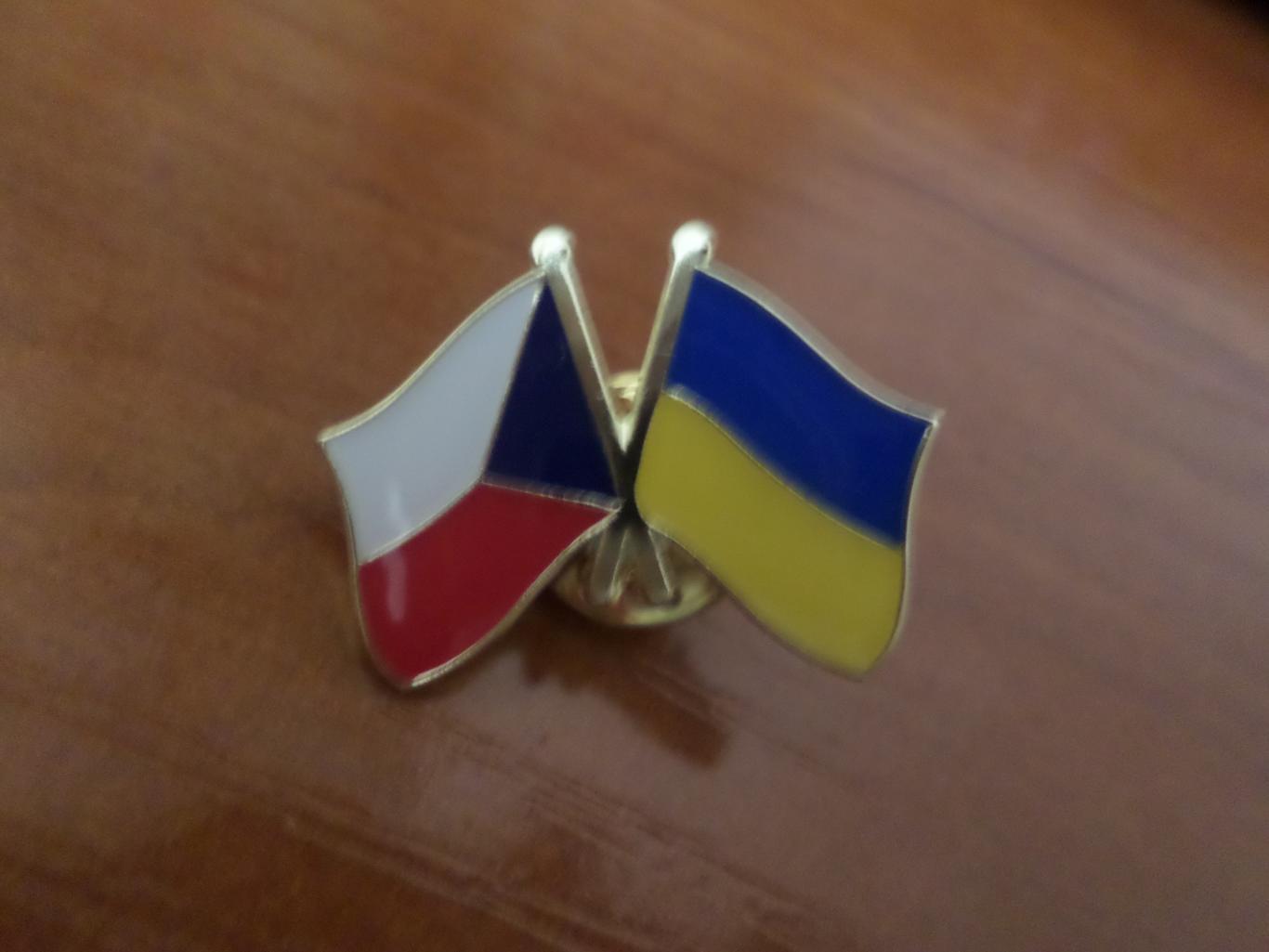 Значок Украина - Чехия