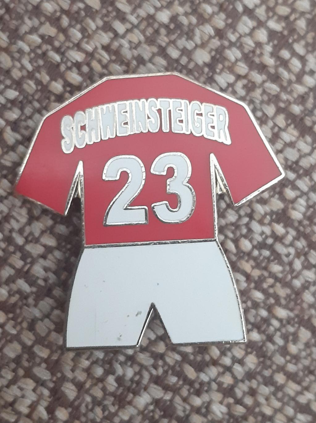 Знак футболка англия манчестер Швайнштангер 23