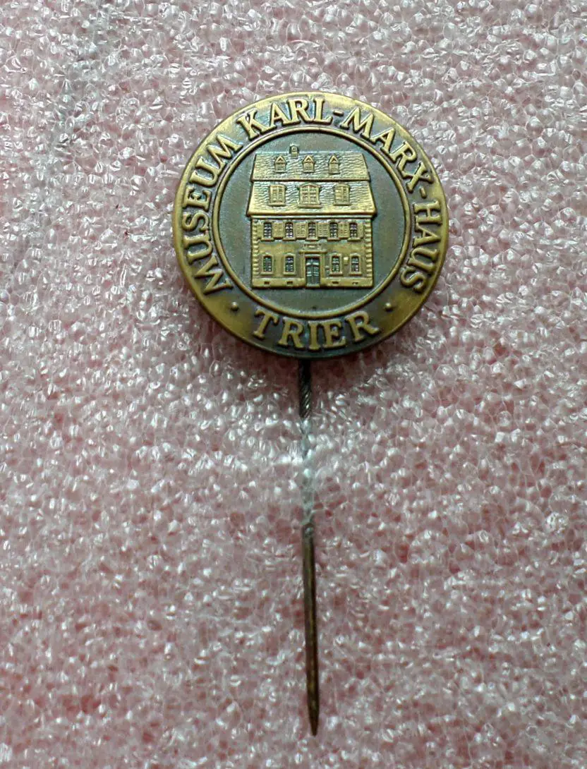 Трир. Германия. Дом музей Карла Маркса. тяжелый. 1