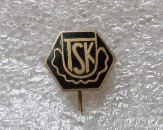 ТСК. Таллинский спортивный клуб. Эстония. тяжелый. горячая эмаль. Редкий 1