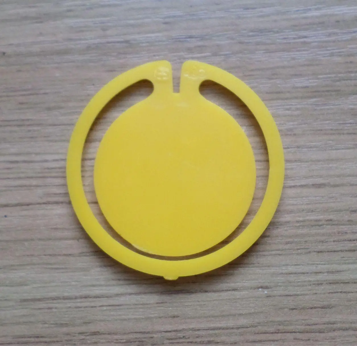 День здоровья. 12 фестиваль. Изготовлен - завод Экопласт Эстония. (желтый). 1