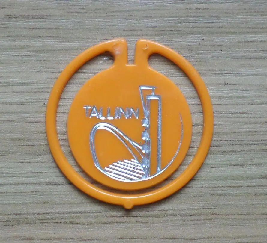 Таллин. Музыкальная арена Певческое поле. оранжевый.. Изготовлен - завод Экопл