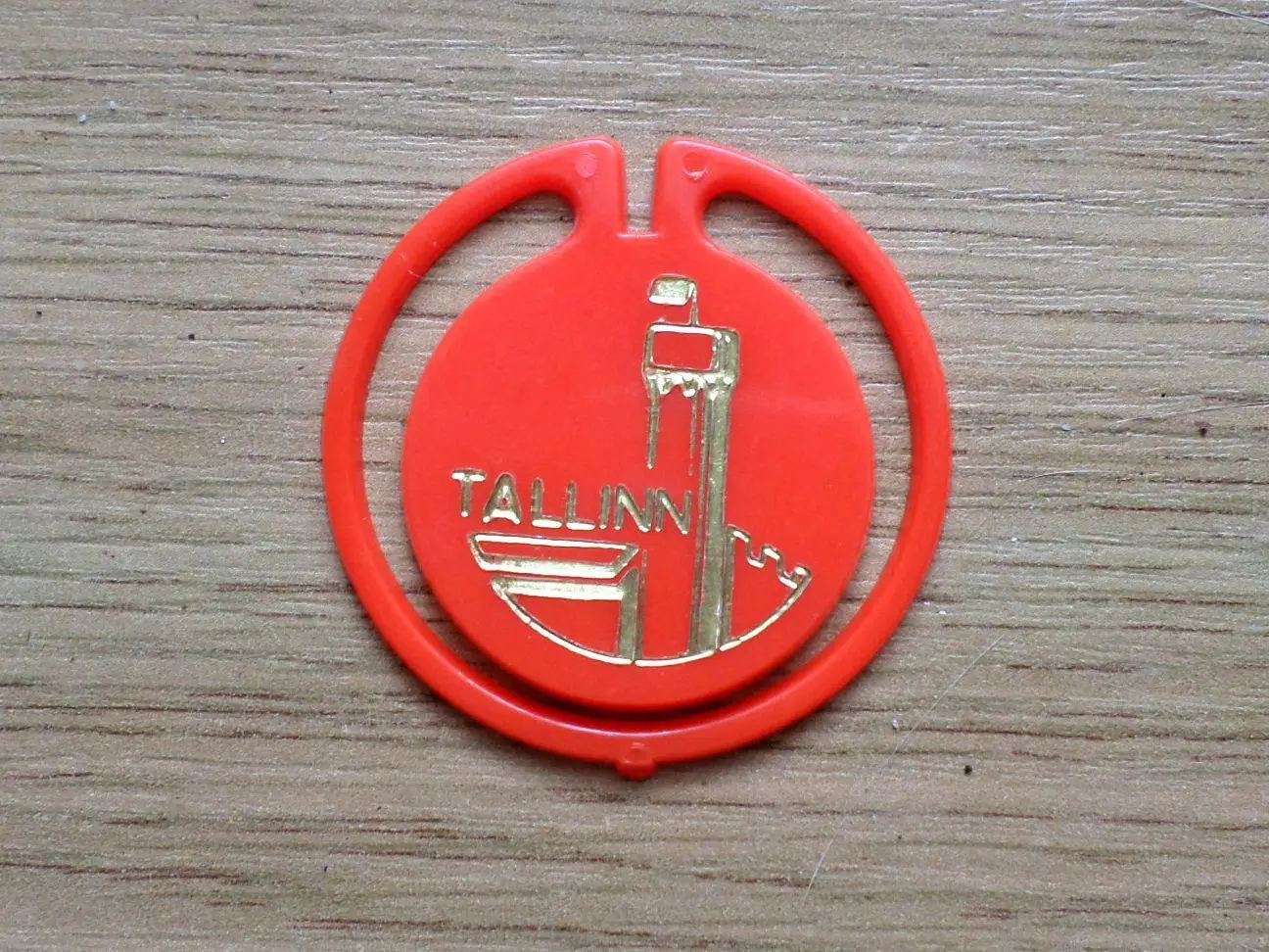 Башня Длинный Герман. Таллинн. Изготовлен - завод Экопласт Эстония. (красный).