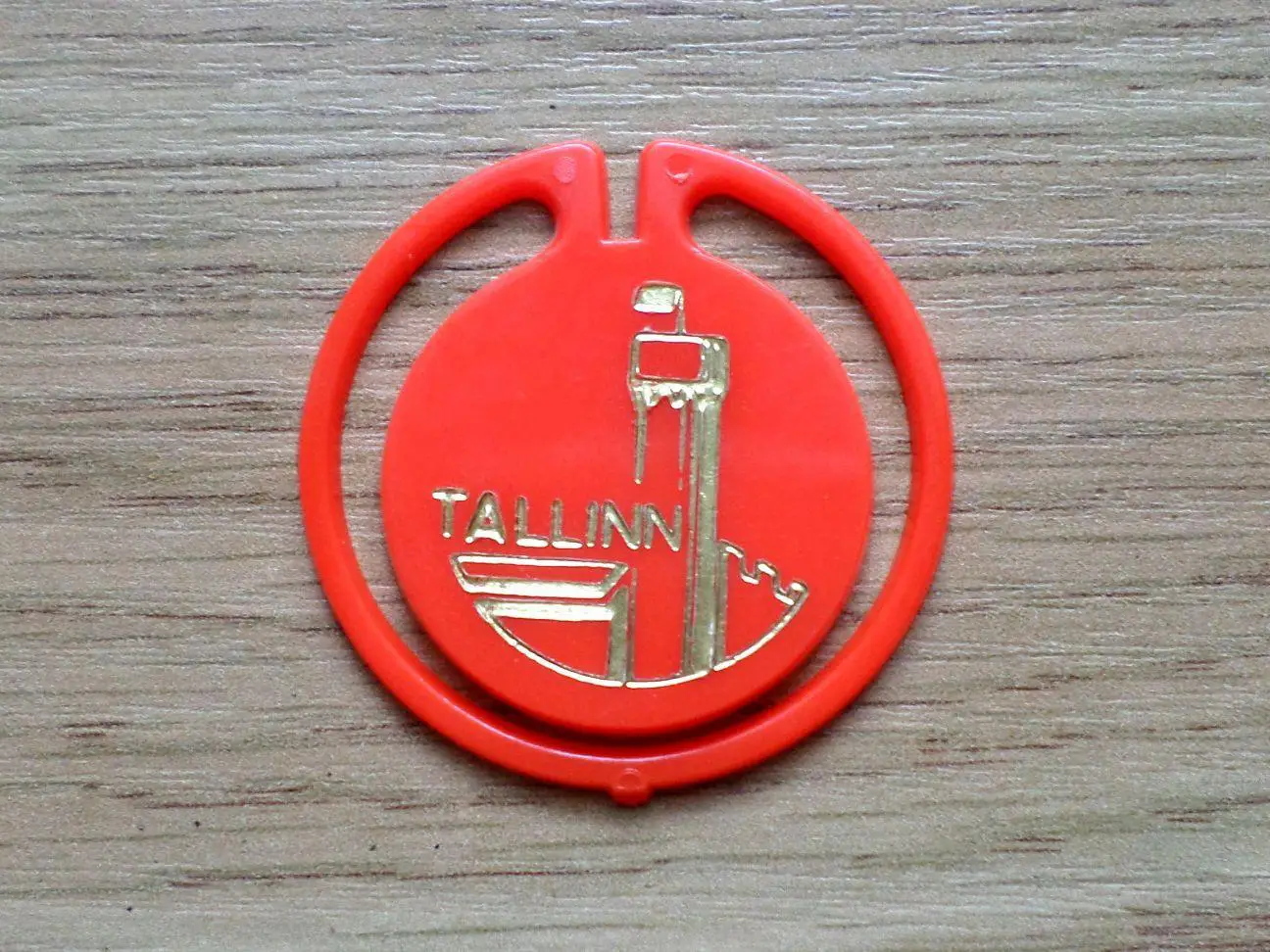 Башня Длинный Герман. Таллинн. Изготовлен - завод Экопласт Эстония. (красный). 1