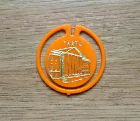 Тартусский университет. Тарту. Изготовлен - завод Экопласт Эстония. (оранжевый).