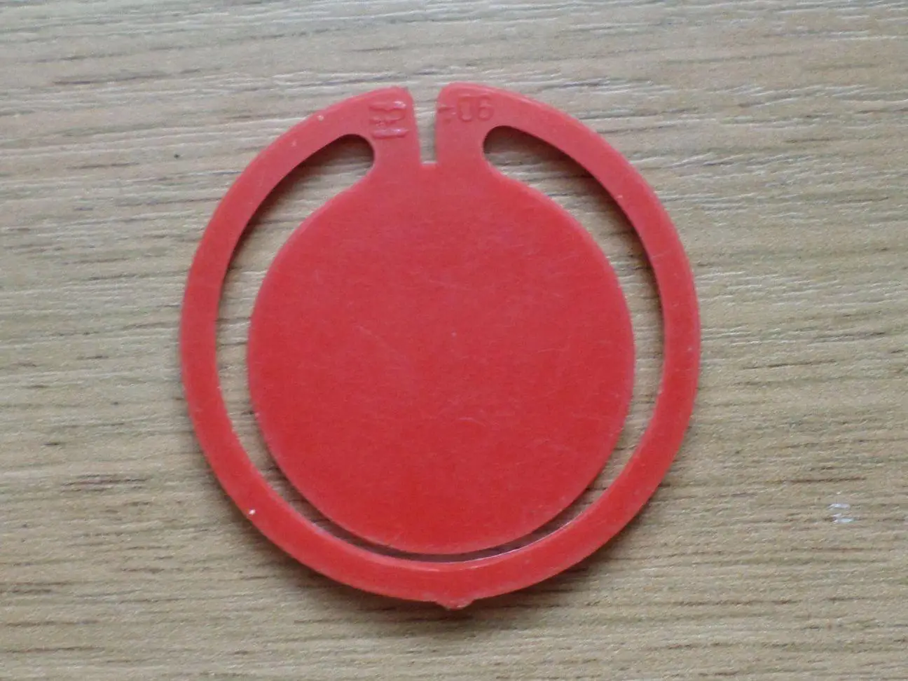 40 лет освобождения ЭССР. Таллинн. Изготовлен - завод Экопласт Эстония. (красный 2