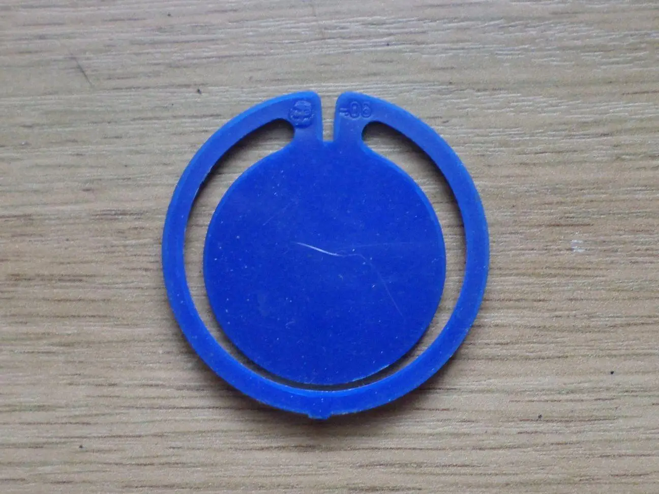 Тартусский гос. университет. Тарту. Изготовлен - завод Экопласт Эстония. (синий) 2