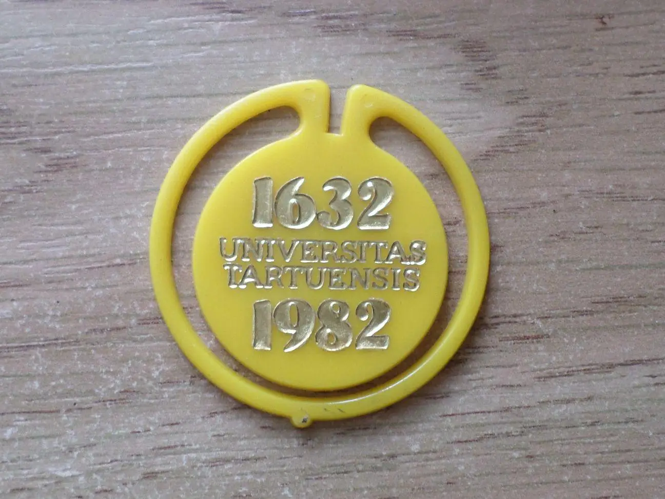 1632 1982 гг. Тартусский университет. 300 лет. Изготовлен - завод Экопласт Эстон