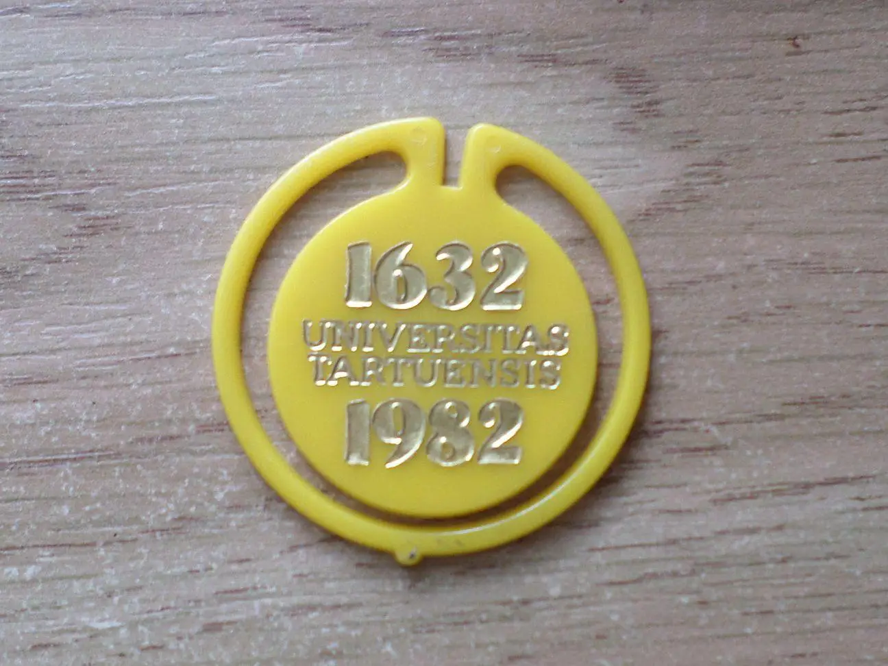 1632 1982 гг. Тартусский университет. 300 лет. Изготовлен - завод Экопласт Эстон 1