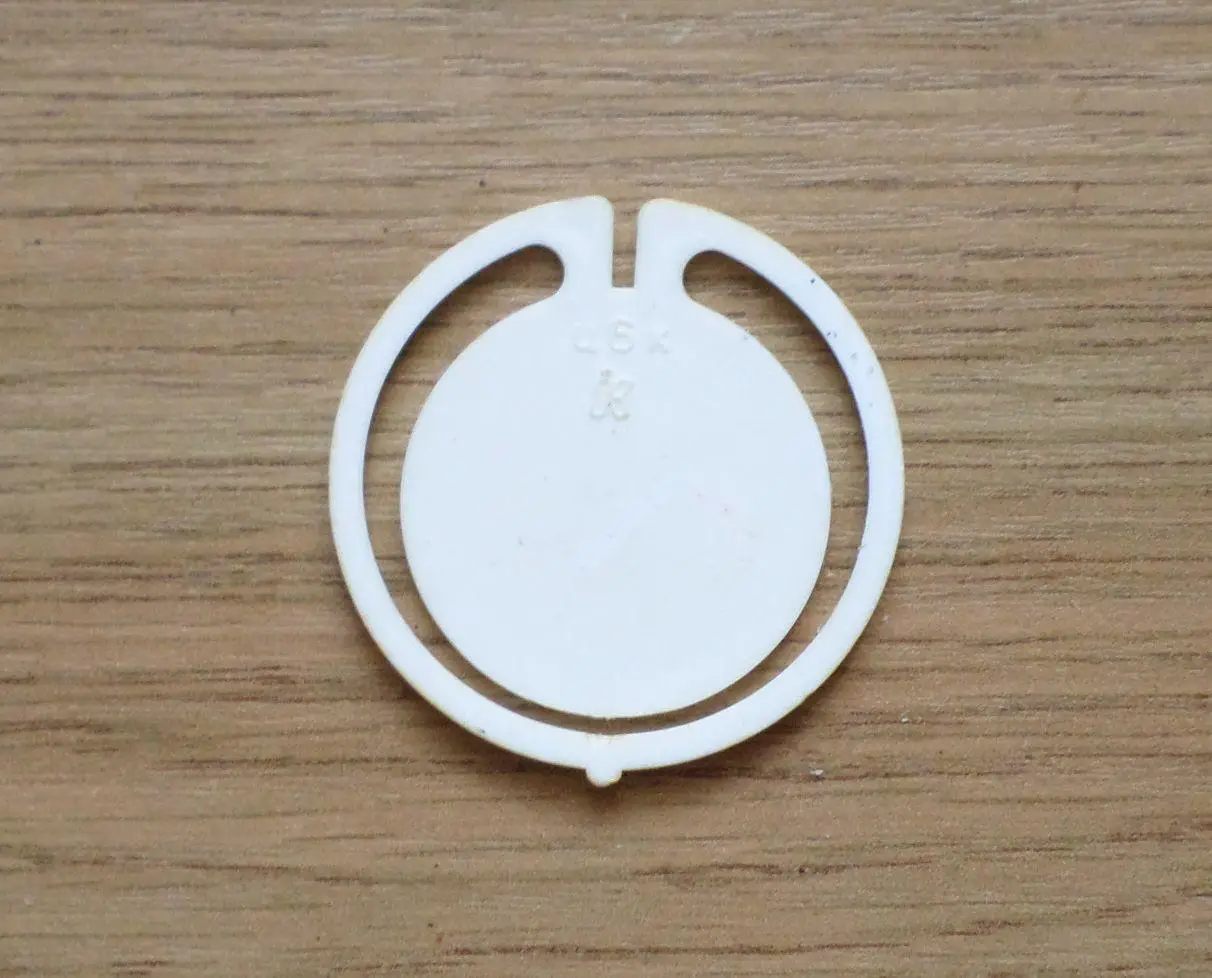 Завод телевизоров Электрон. Львов. Изготовлен - завод Экопласт Эстония. белый 2