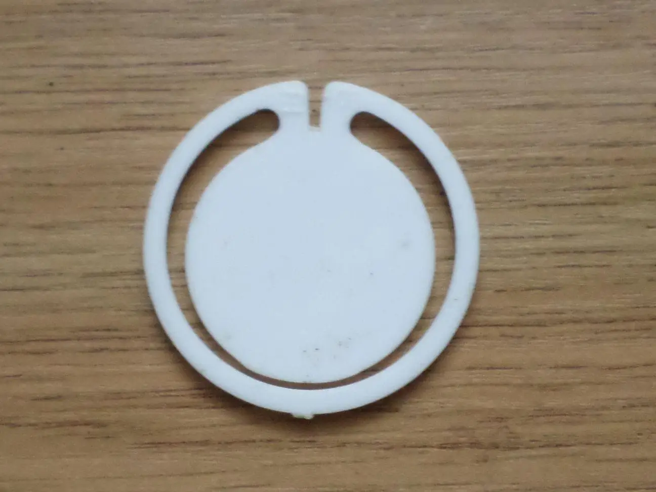 Родина - мать. Волгоград. Изготовлен - завод Экопласт Эстония. (белый). 1