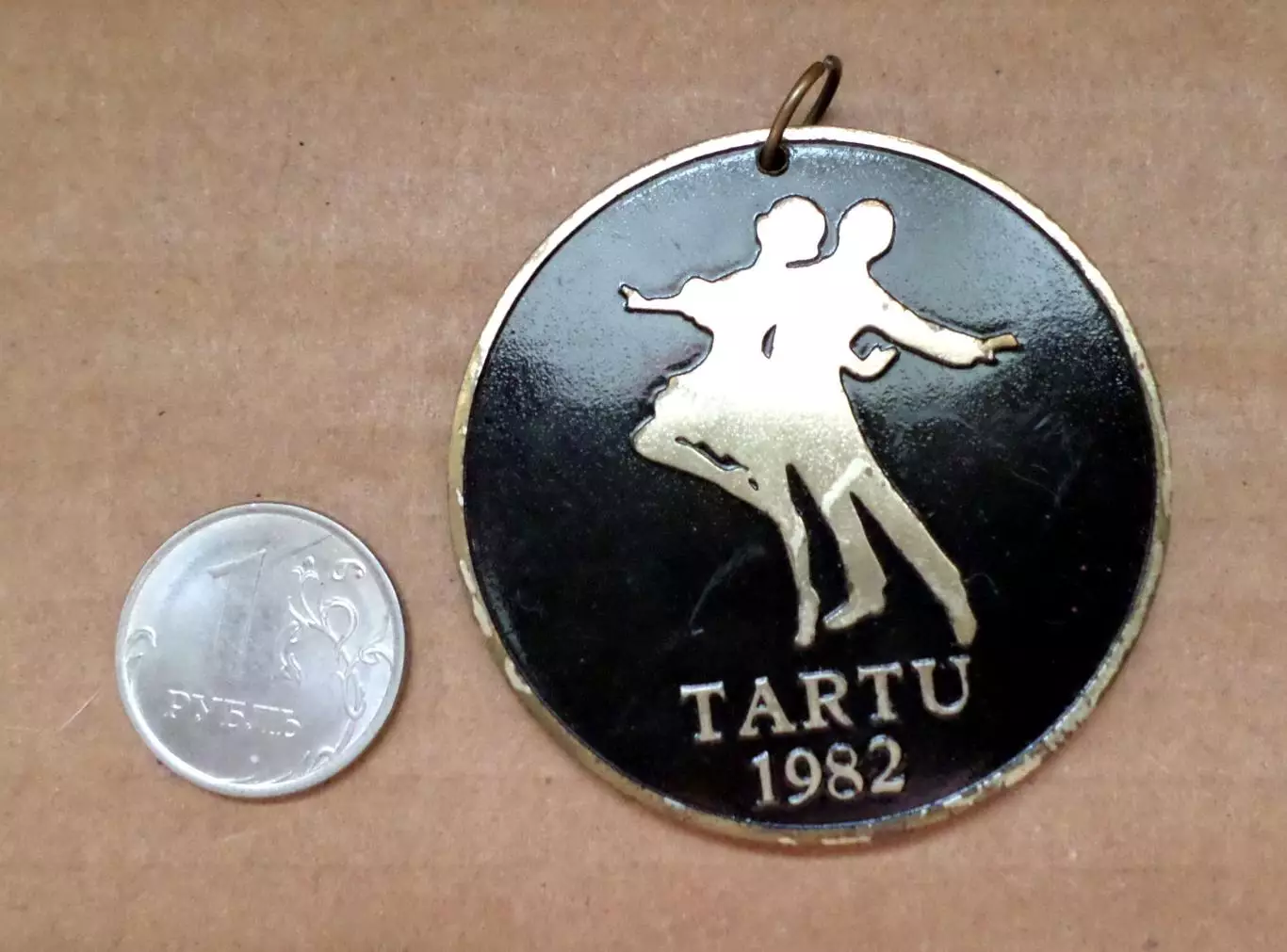 Турнир по танцам среди танцшкол. Тарту. Эстония. 1982 год. Медаль за 2 место.