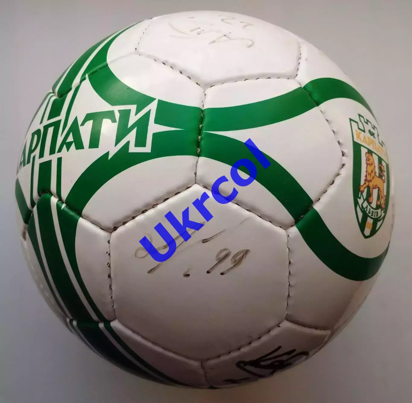 М'яч Карпати Львів Україна - 2010 оригінальні автографи гравців команди 2