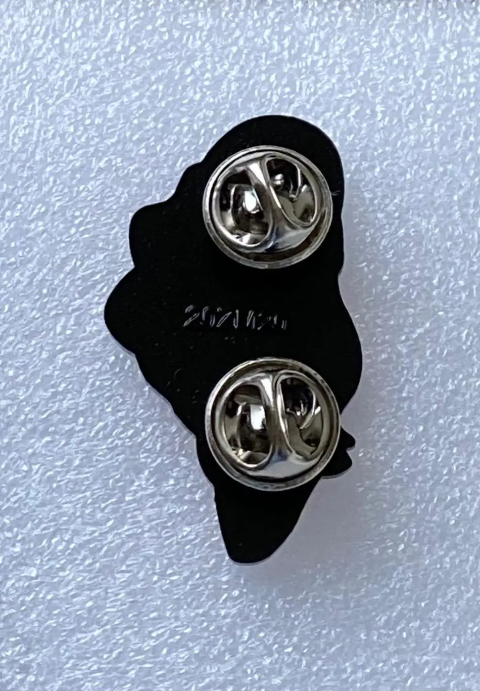 Торпедо Девушка в купальнике и бейсболке, значок-1 1