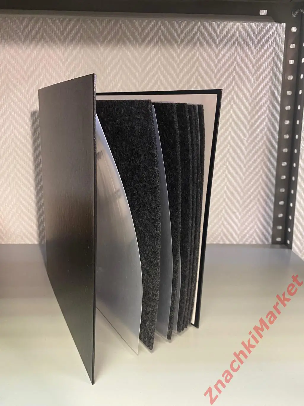 Альбом для значков 6 листов 1