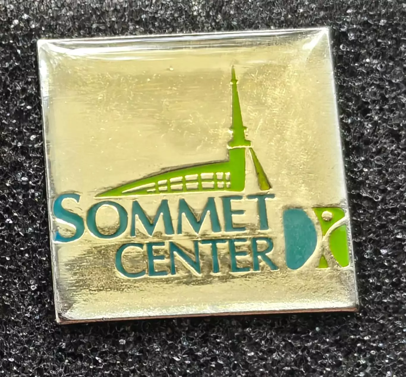 ХОККЕЙ ЗНАЧОК НХЛ АРЕНА СОММЕТ ЦЕНТР 2002 NHL ARENA SOMMET CENTRE HAT PIN 1
