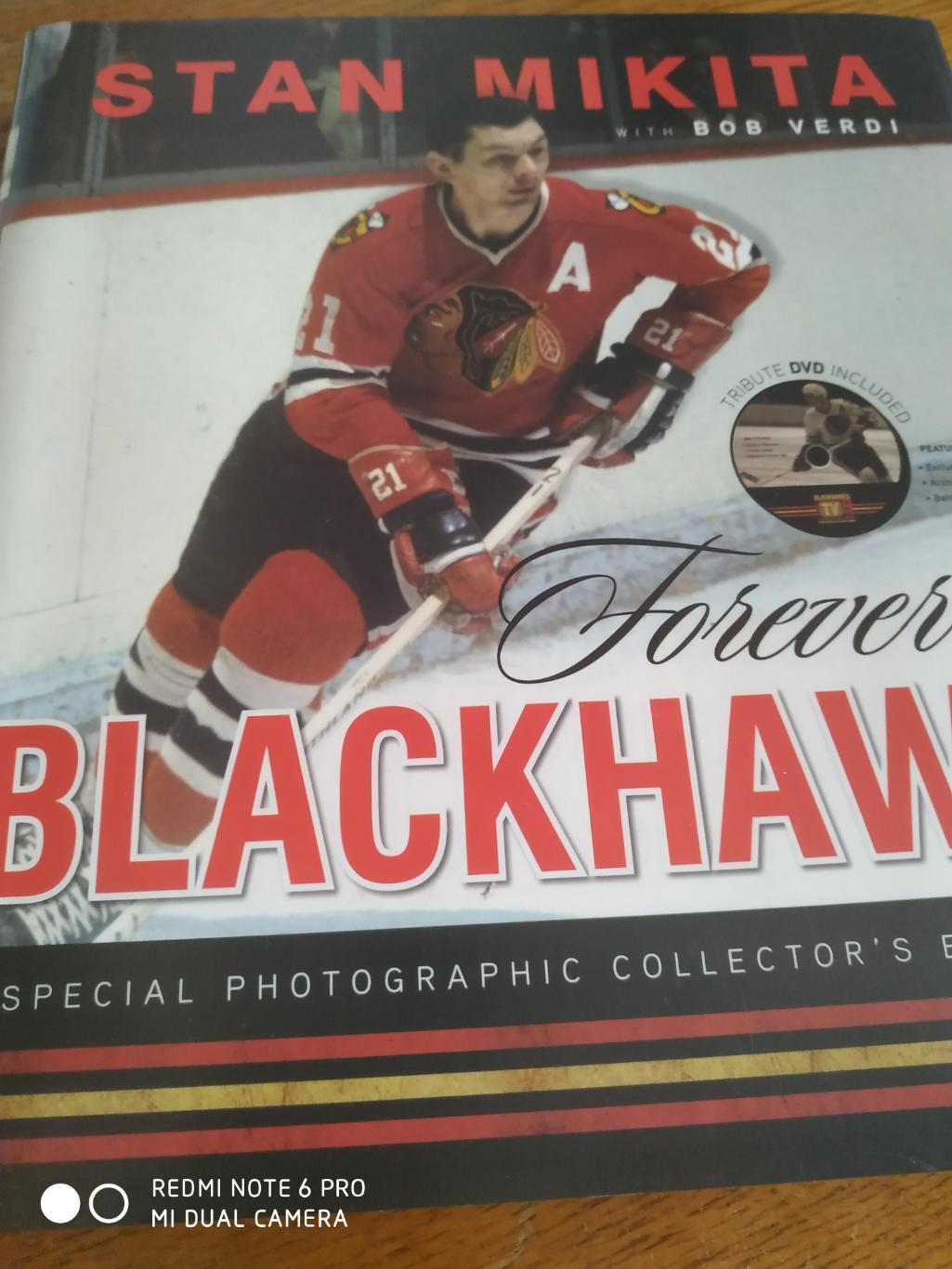 ХОККЕЙ КНИГА НХЛ STAN MIKITA BLACKHAWK FOREVER 2011 + DVD