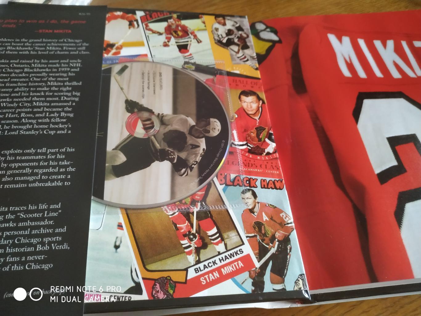ХОККЕЙ КНИГА НХЛ STAN MIKITA BLACKHAWK FOREVER 2011 + DVD 1