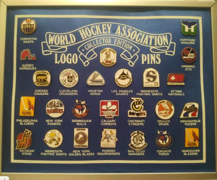 ХОККЕЙ КОЛЛЕКЦИОННЫЙ НАБОР ЗНАЧКОВ 1977 ВХА КЛУБЫ WHA LOGO PIN COLLECTOR EDITION