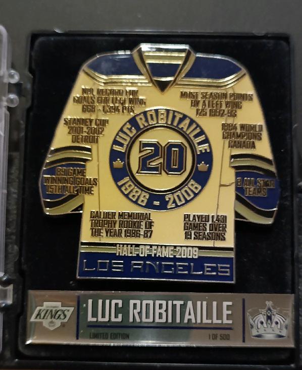 ЗНАЧОК ХОККЕЙ НХЛ ЛЮК РОБИТЕЙЛ ДЖЕРСИ 1986-2008 NHL LUC ROBITAILLE PIN 3