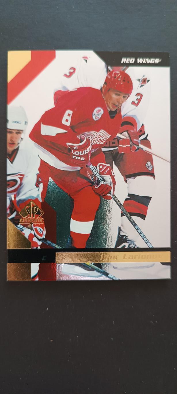 ХОККЕЙ КАРТОЧКА НХЛ UPPER DECK AUTHENTIC 1997-98 NHL IGOR LARIONOV DETROIT #54